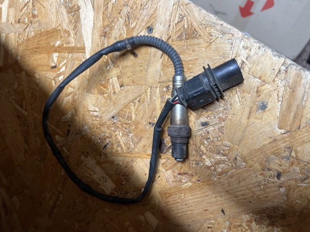 Лямбда зонд, датчик кисню до каталізатора 03G906262 VAG