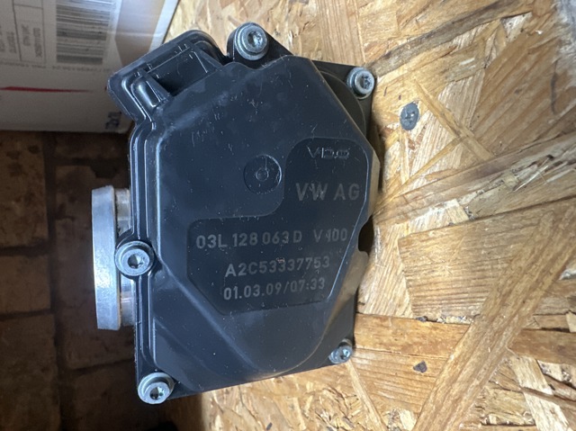 Заслінка повітряна 03L128063E VAG