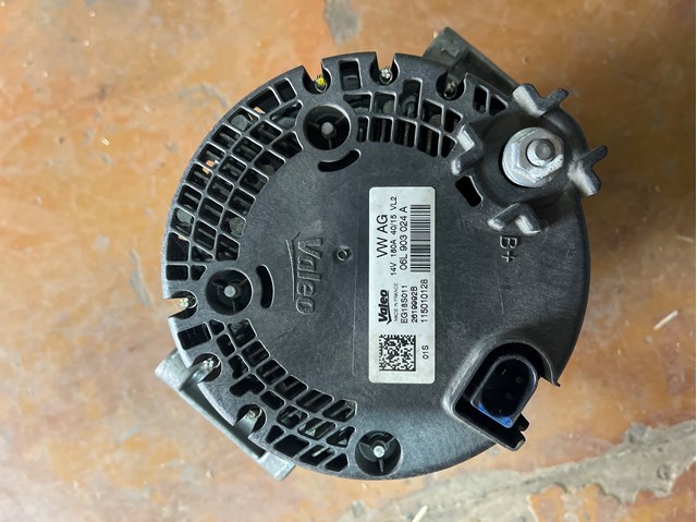 Авто генератор 06L903024A VAG