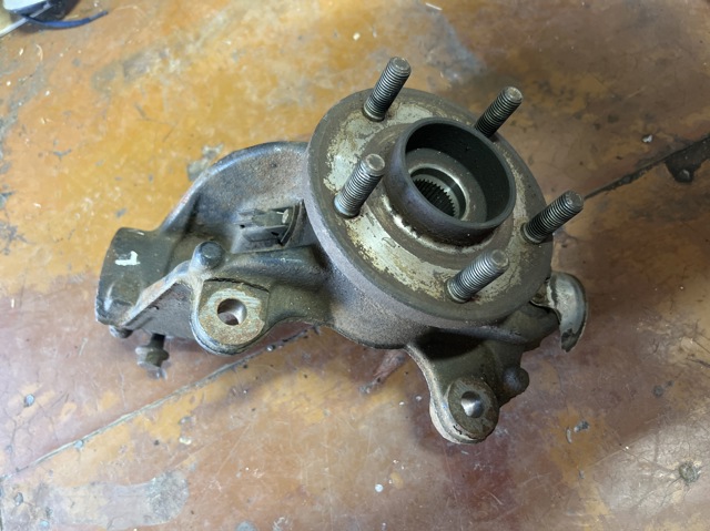 Кулак поворотний передній лівий 1474291 FORD