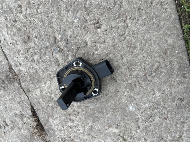 Датчик рівня мастила Фольксваген Пассат 200 B6