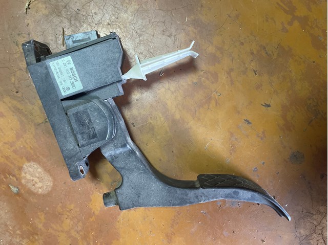 Підаль газу 1J1721503K VAG