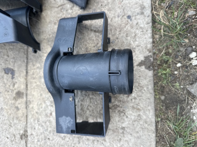 Повітрозабірник повітряного фільтра 1K0805962 VAG