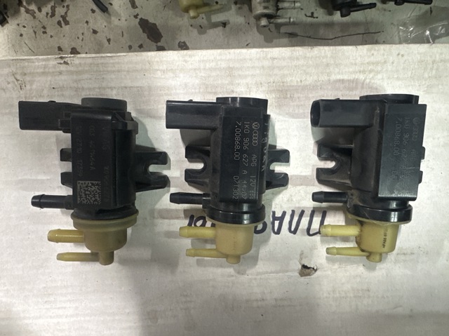 Клапан соленоїд регулювання заслонки EGR 1K0906627A VAG