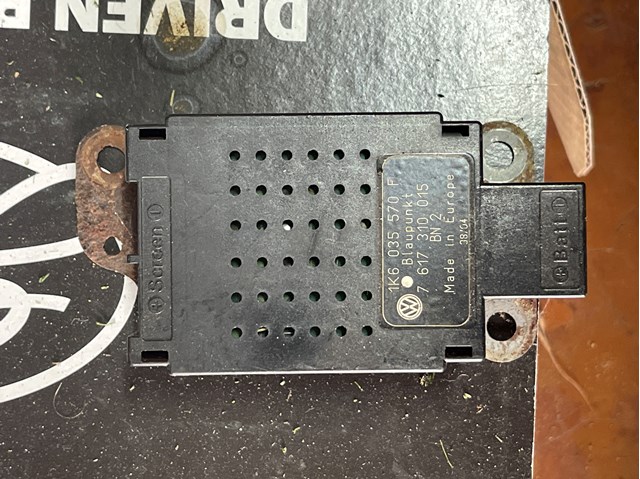 Підсилювач сигналу антени 1K6035570F VAG