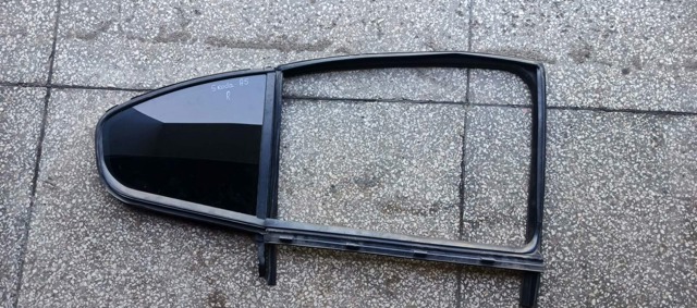Задня кватирка права 1Z5845210G VAG