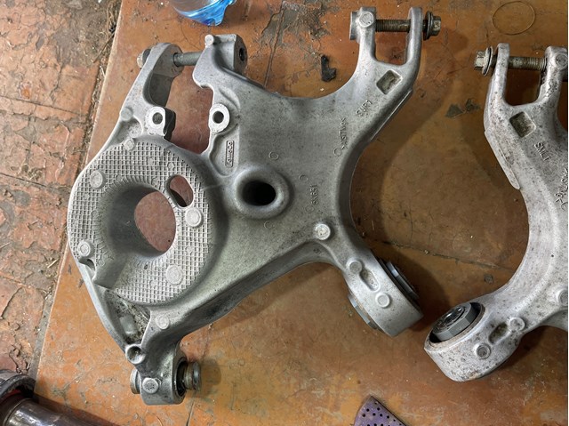 Балансир задній нижній, правий 2187437 FORD