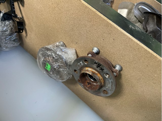 Маточина колеса передня 31206874443 BMW