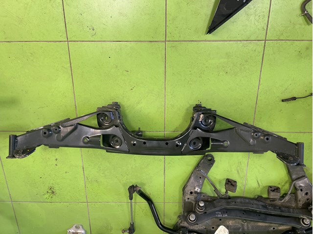 Балка задньої підвіски, підрамник 33306851560 BMW