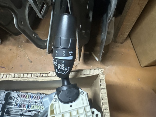 Перемикач підрульовий, правий 35256SMGH51 HONDA