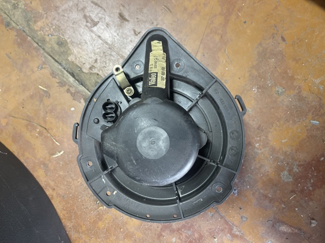 Двигун вентилятора пічки (обігрівача салону) Seat Toledo I