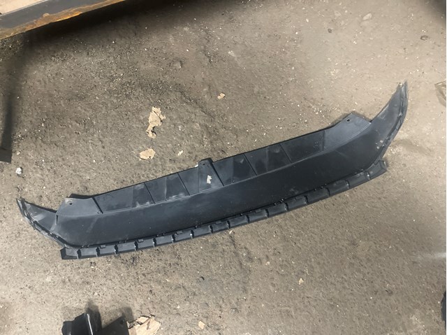 Нижня спідниця переднього бампера 3AA805903 VAG
