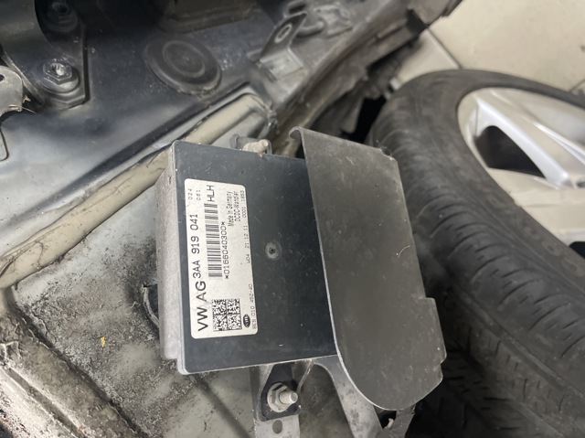 Стабілізатор напруги 3AA919041 VAG