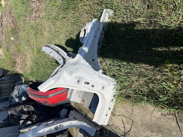 Отвір передніх правих дверей 41007467318 BMW