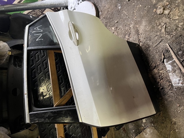 Двері задні, ліві 41008491729 BMW