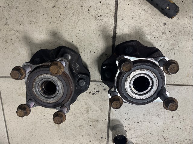 Маточина задня Лексус RX 450H/350L/200T