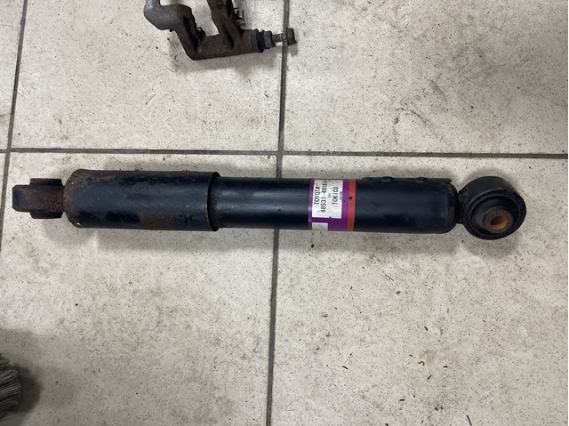 Амортизатор задній 4853148162 TOYOTA