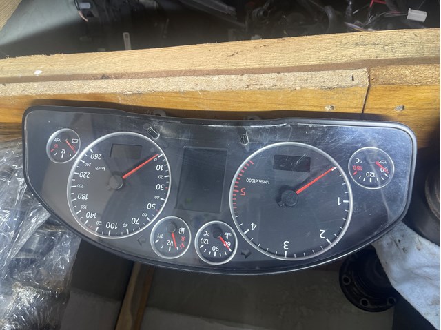 Щиток приладів 4B0920933GX VAG
