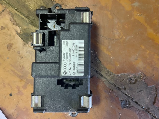 Регулятор оборотів пічки 4F0820521 VAG