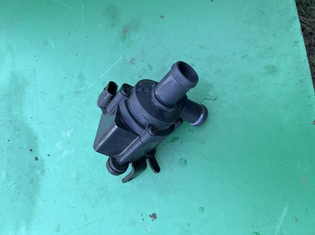 Водяний насос охолодження електричний додатковий 5C0965561 VAG