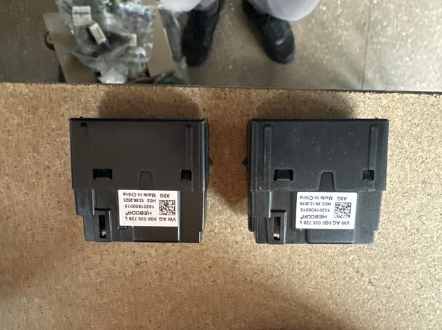 USB-розгалужувач 5Q0035726L VAG