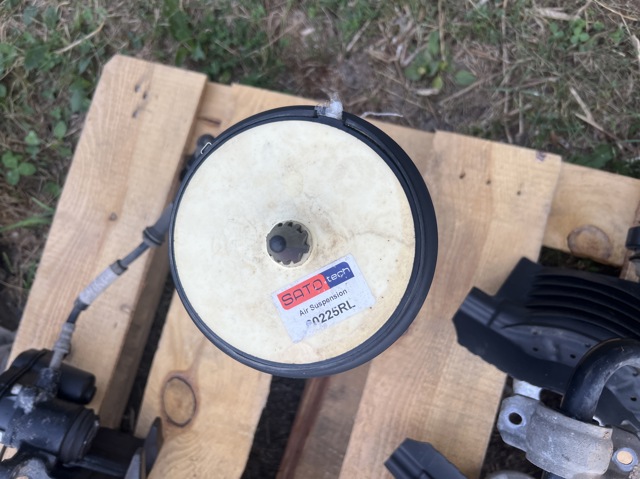 Пневмоподушка задня 60225RL SATO TECH