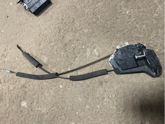 Замок задніх дверей, правих 61035AL00A SUBARU
