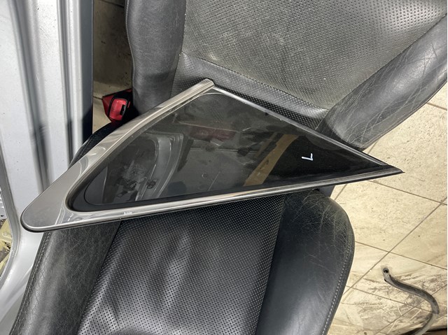 Скло багажного відсіку, ліве 6272048270 TOYOTA