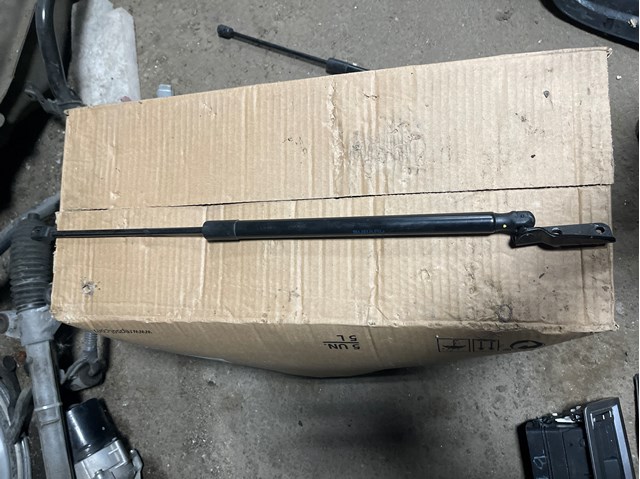 Амортизатор задньої ляди 63260AL03B SUBARU