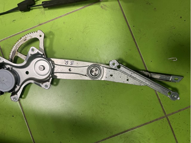 Склопідйомник задніх правих дверей 6980148060 TOYOTA