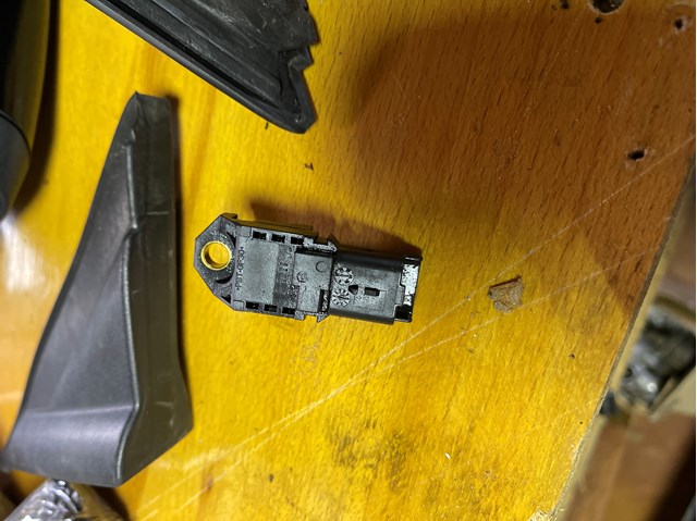 Датчик тиску повітря Форд Фокус 2