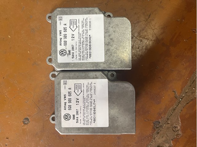 Блок управління airbag 6Q0909605A VAG