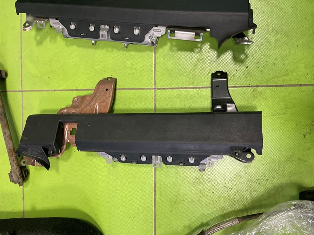 Подушка безпеки, водійська, AIRBAG, захисту колін 7390048061C0 TOYOTA