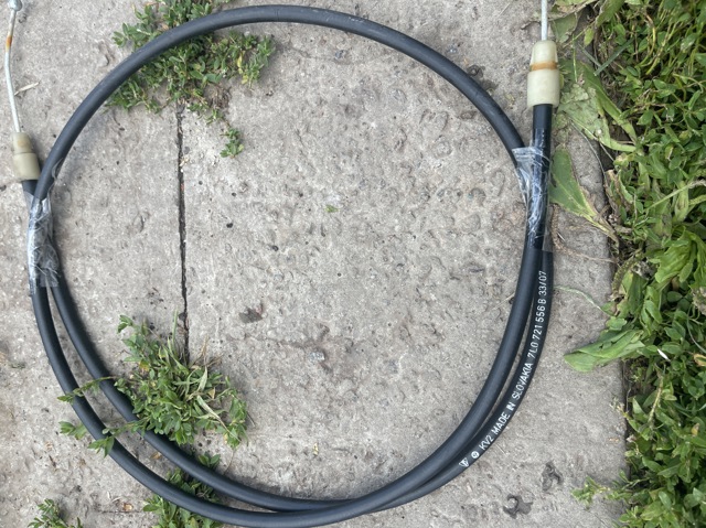 Трос ручника передній 7L0721556B VAG