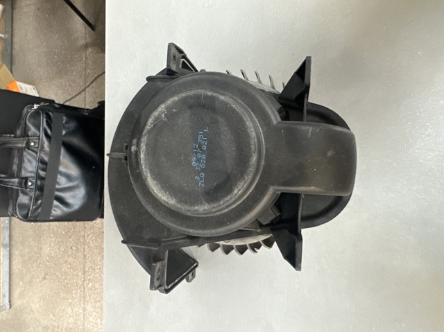 Електромотор пічки 7L0820021L VAG