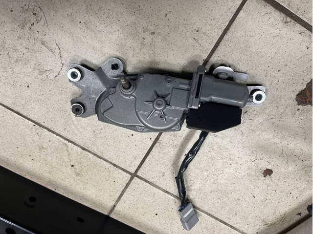 Склоочисник дверей задка 8513048070 TOYOTA