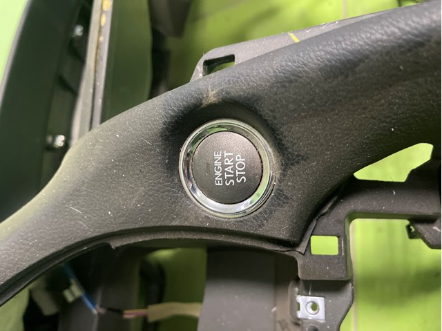 Кнопка запуску двигуна 8961148033 TOYOTA