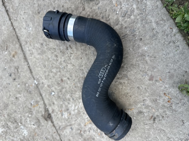 Шланги системи охолодження 8K0121101P VAG