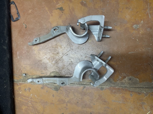 Завіса кришки багажника 8P3827299B VAG
