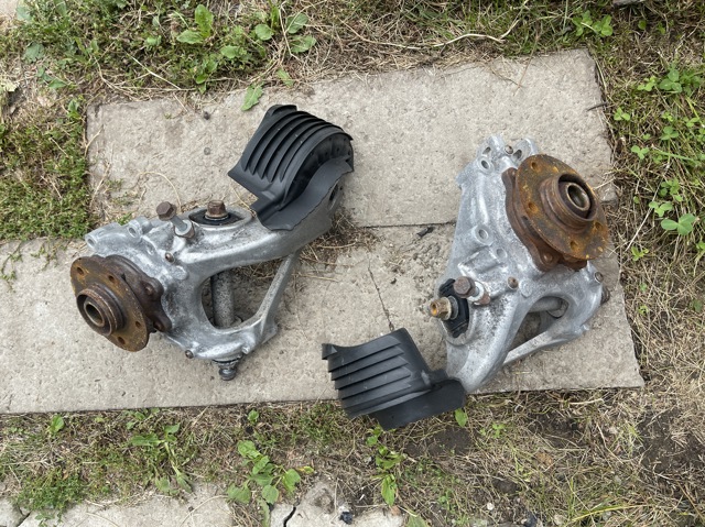 Цапфа поворотного кулака 8R0505431C VAG