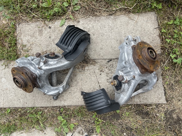 Цапфа поворотного кулака 8R0505432C VAG