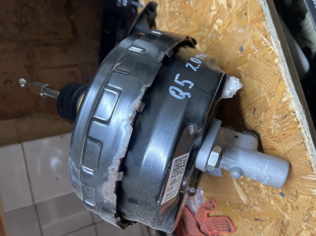 Підсилювач гальм вакуумний 8R0612107B VAG