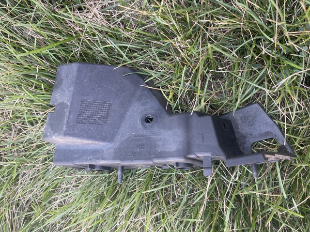 Напрямна переднього бампера, ліва 8R0807283B VAG