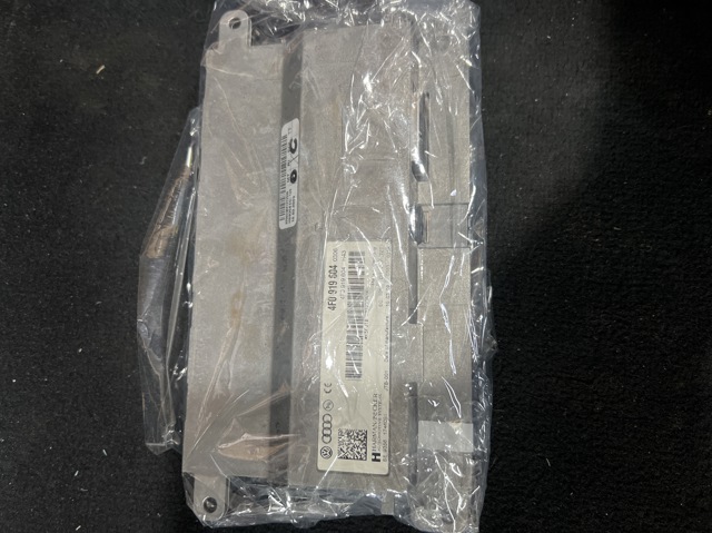 Дисплей бортового комп'ютера 8R0919604 VAG