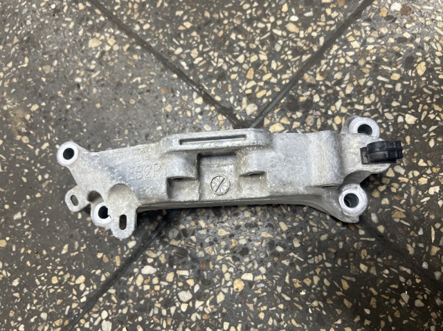 Права подушка мотора 9674960380 PEUGEOT