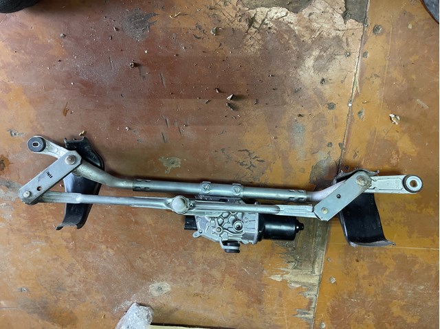 Трапеція склоочисника BHS267360A MAZDA