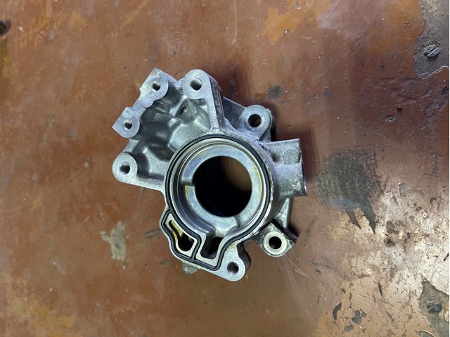 Кронштейн паливного насосу ПНВТ P30110190 MAZDA