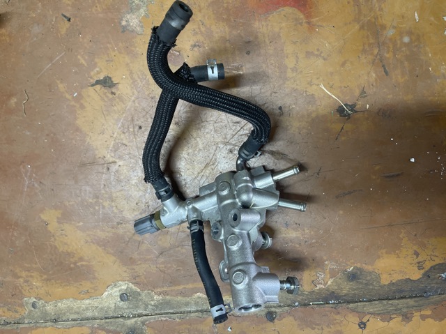 Клапан паливний зворотній SH011327X MAZDA