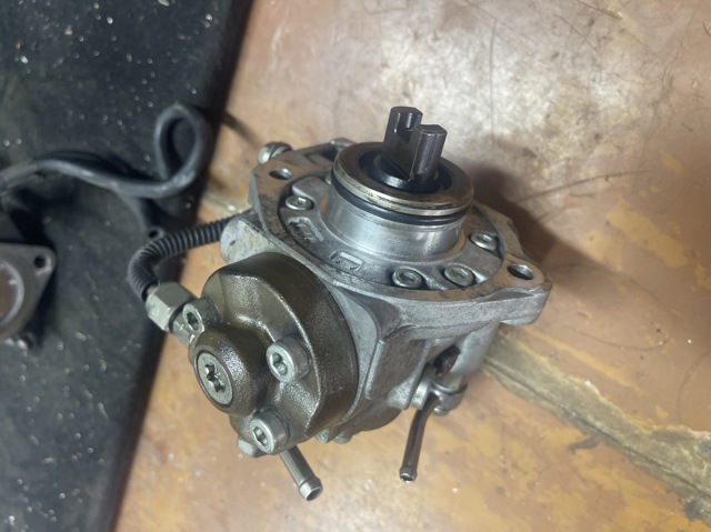 Насос паливний високого тиску (ПНВТ) SH0113800D MAZDA