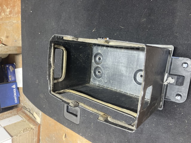 Піддон акумулятора(АКБ) SH011859XE MAZDA